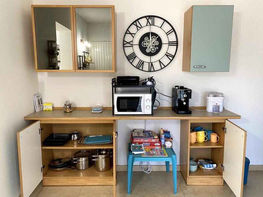 Casa Vacanza Veronica Con Giardino 베르바니아 외부 사진